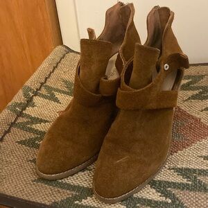 KBD Brooklyn Dagger Anthropologie Suede Leather Bootie Clogs Size 6